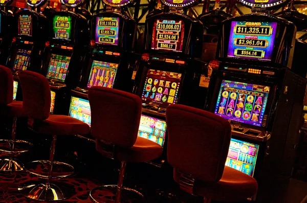 Live dealer dealing cards at No Commission Baccarat table Live dealer dealing cards at No Commission Baccarat table
